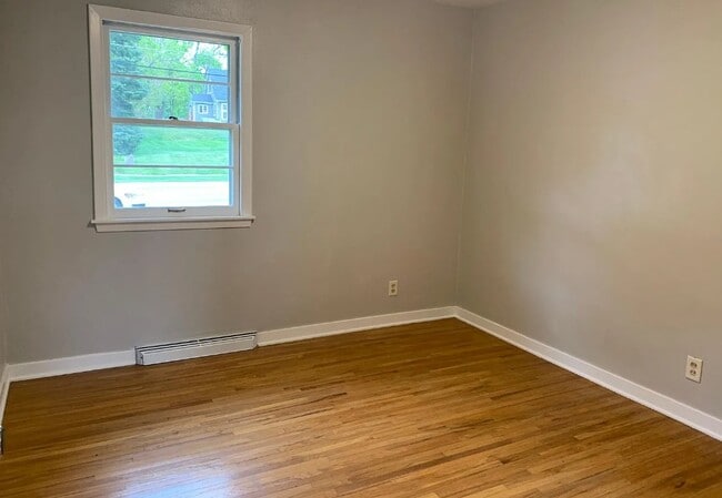 Photo - 1028 W 12th St