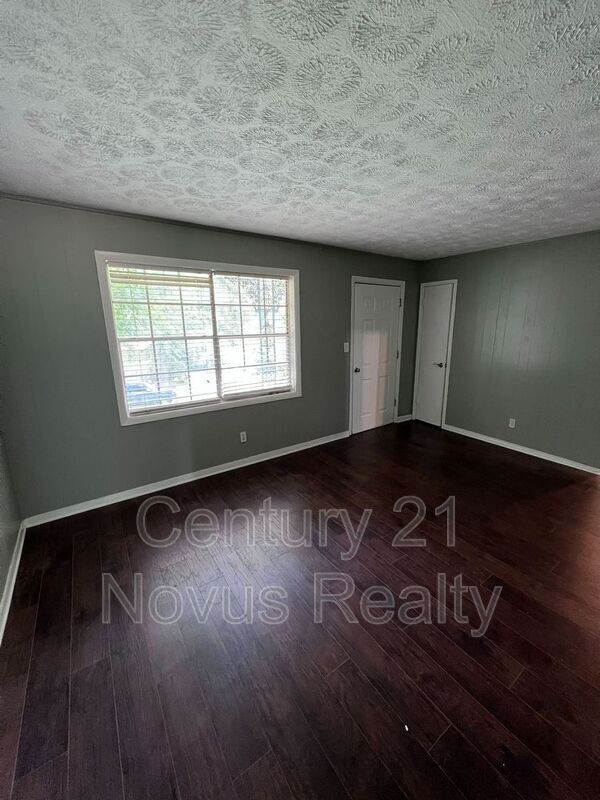 Photo - 2331 Chestnut Log Pl