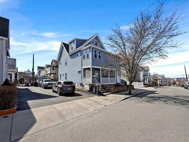 71 Winslow St Unit 2
