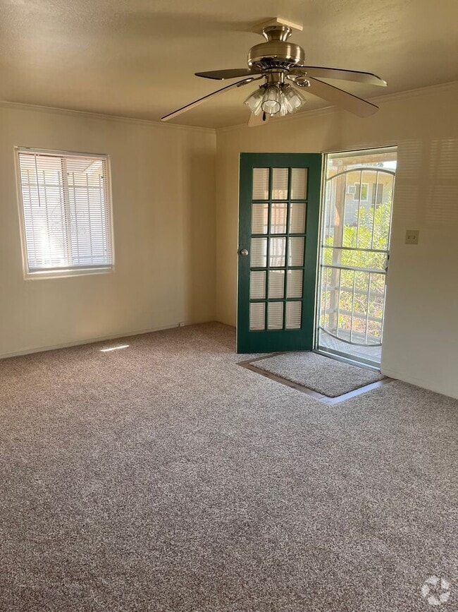 Building Photo - AVAILABLE NOW!! Delightful 1 bedroom, 1 ba... Rental