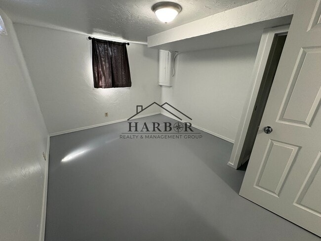 Photo - 1/2 Off first full month of rent!