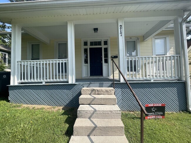 Photo - 217 E 10th St