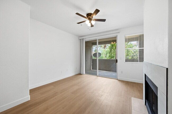 Photo - 3830 E Lakewood Pkwy E Unidad Apt 2067