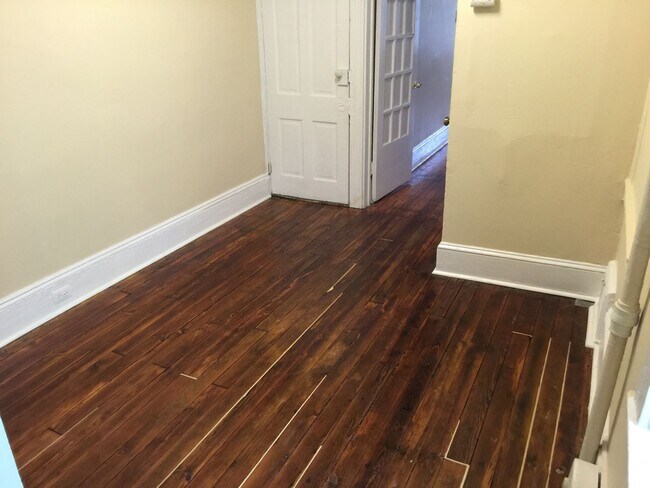 Photo - 654.5 Columbia Ave Unidad Apt 1