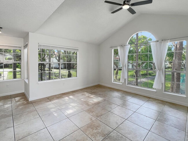 Photo - 1011 Crystal Way Unit P