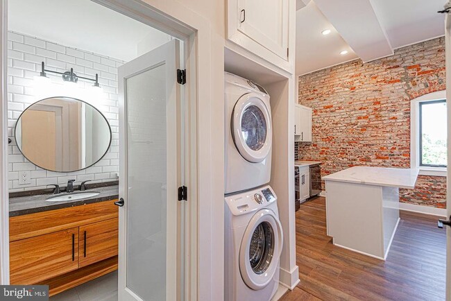 Photo - 1211 Bainbridge St Apartment Unit 4C