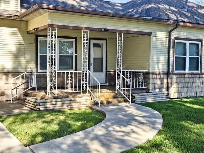 Photo - 5195 Seale Rd