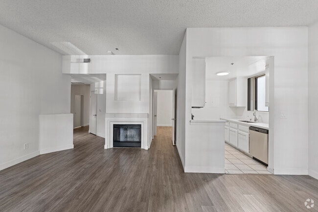 Interior Photo - 7020 Lanewood Ave, Los Angeles, CA 90028 Rental
