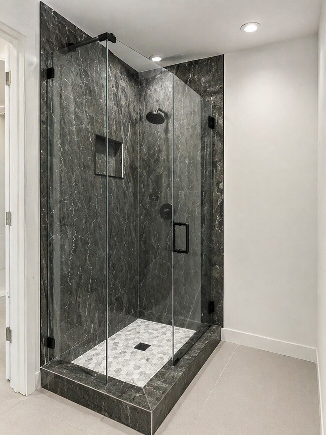 Secondary shower