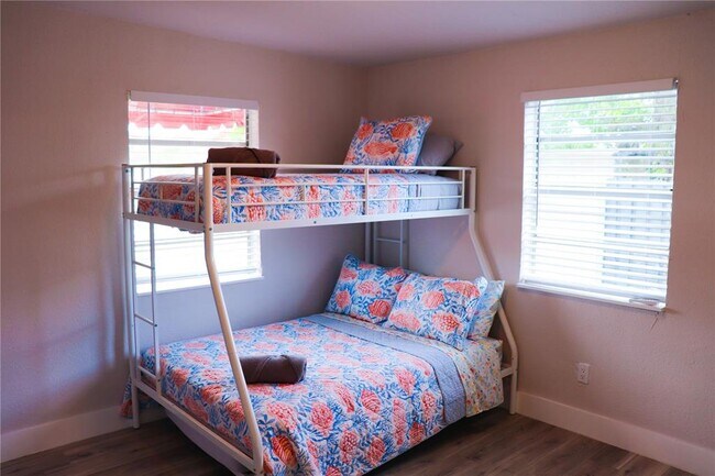 Photo - 305 Phippen Waiters Rd Unit 1