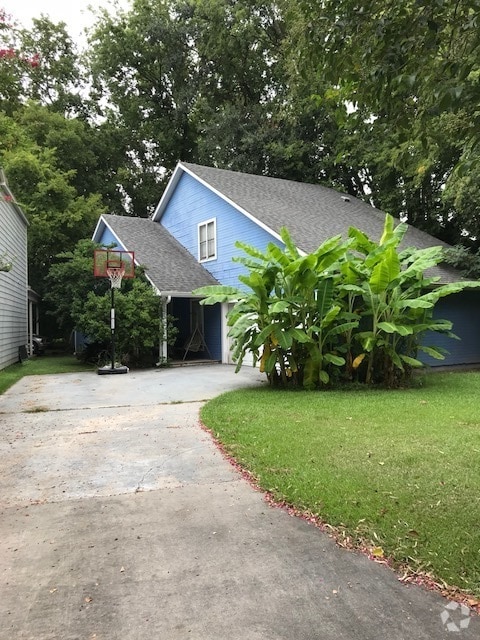 Building Photo - Highland Creek - Starring & Highland Rental