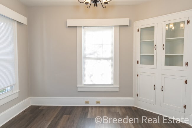 Photo - 400 Collett St