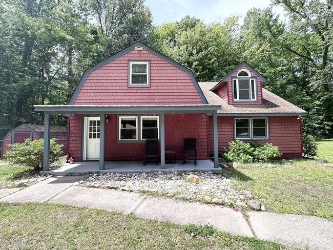 Building Photo - Updated Country Retreat with Modern Finishes & Peaceful Pungo Living