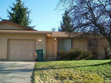 Building Photo - Parkway Dr Duplex Unit 12210 W Parkway Dr