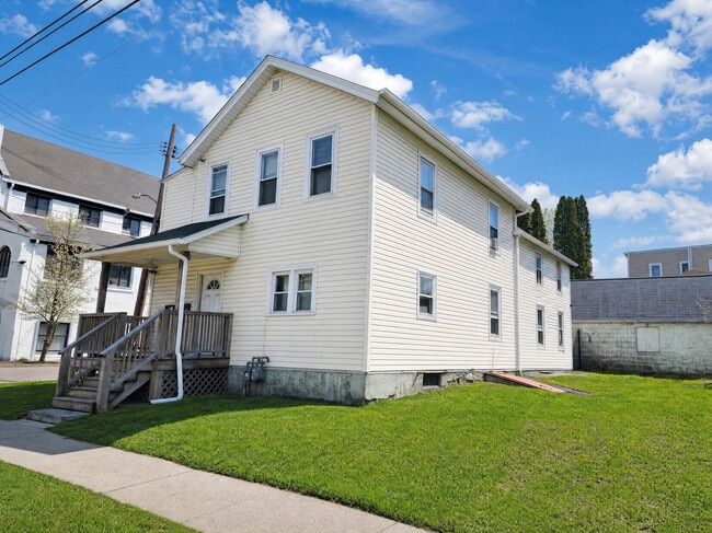 Building Photo - 72 Conklin Ave