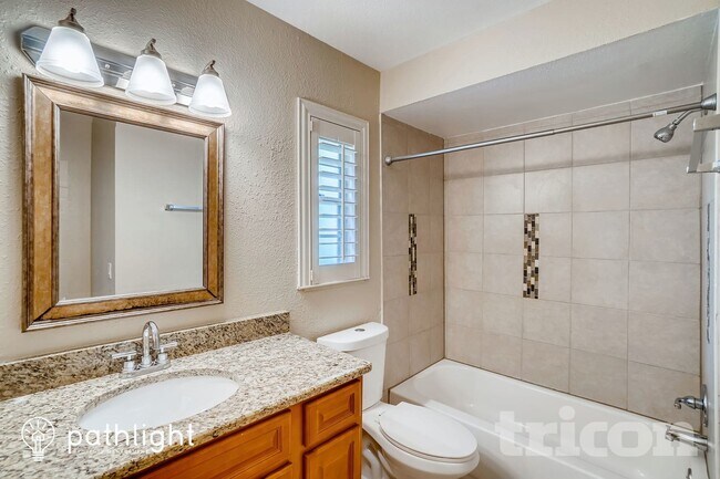 Photo - 842 Benchwood Ct