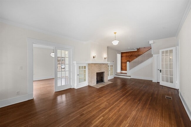 1106 W 4th Ave