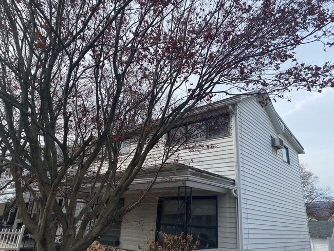 Photo - 3 Bedroom house available for pre lease