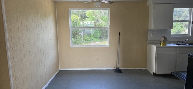 Photo - 122 Hill Ct