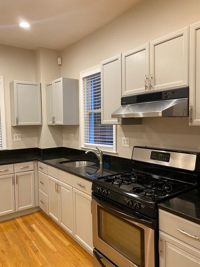 Photo - 13 Brighton St Unit 1