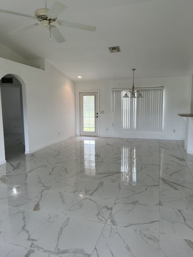 Photo - SPACIOUS 3Bd / 2 Ba SINGLE FAMILY HOUSE AVAILABLE