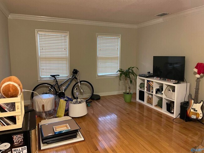 2008 Woodlawn Dr SW Unidad 2008