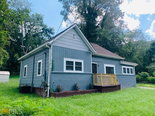 Photo - 839 Wood St NW