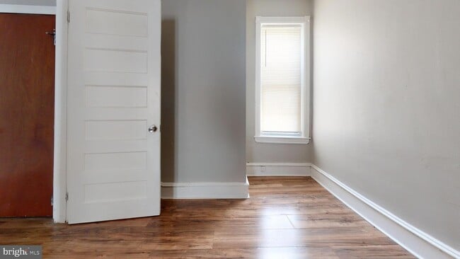Photo - 44 N Yewdall St