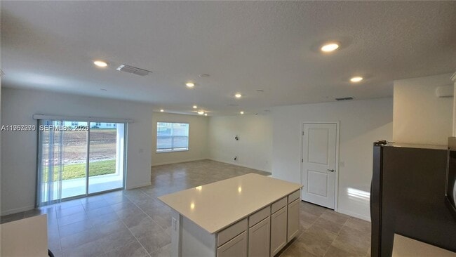 Photo - 430 Pine Tree Blvd