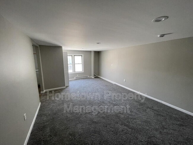 Photo - 663 E Market St Unit 665 APT #4