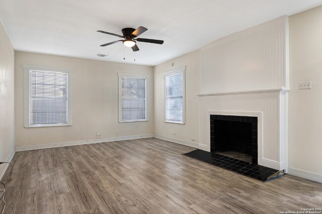 Photo - 2228 W Huisache Ave