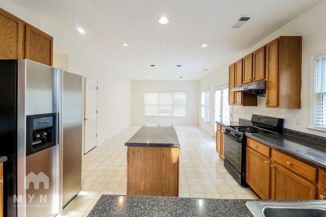 Photo - 1220 Downyshire Dr