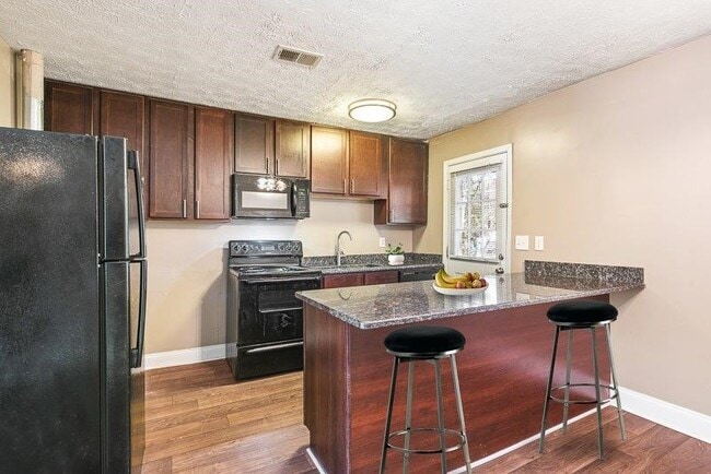 Building Photo - Kasteel At Stone Mountain Rental