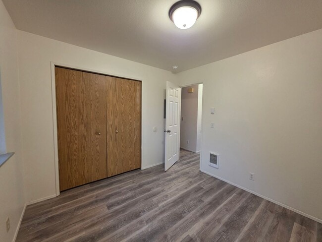 Photo - 00136/00137 Unit 00136