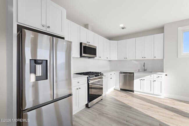 Photo - 233 Dupont Ave Unidad 2