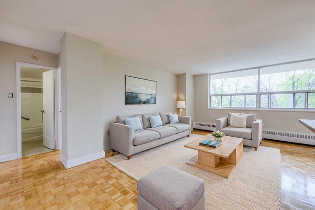 Photo - Royale Towers