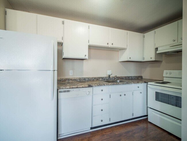 Photo - Holiday Meadows Apartments