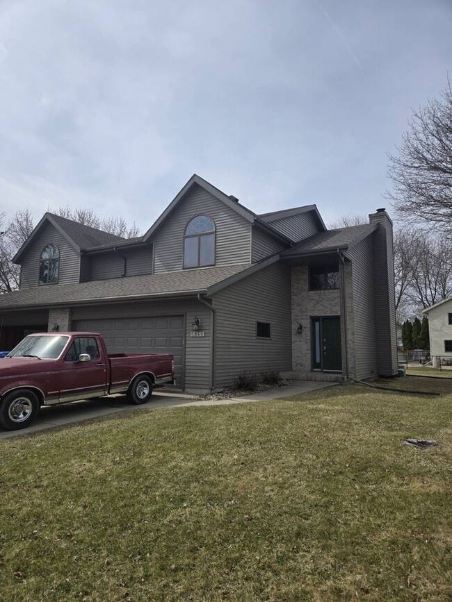 Building Photo - 5849 Woodland Dr