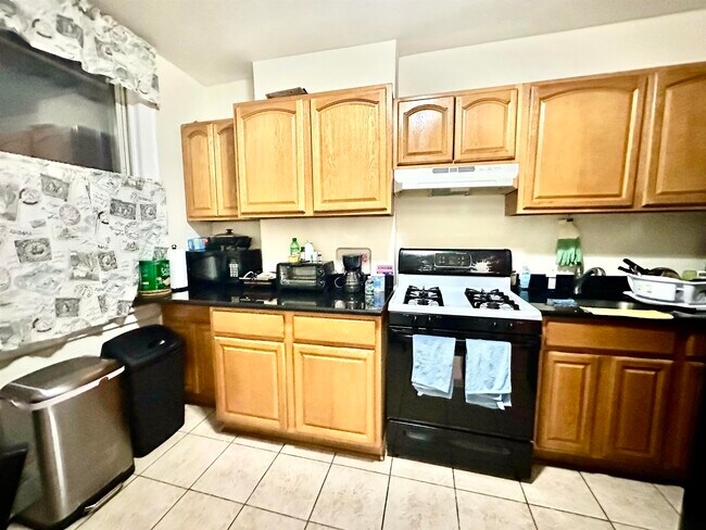 Photo - 278 NORTH Ave Unit 2