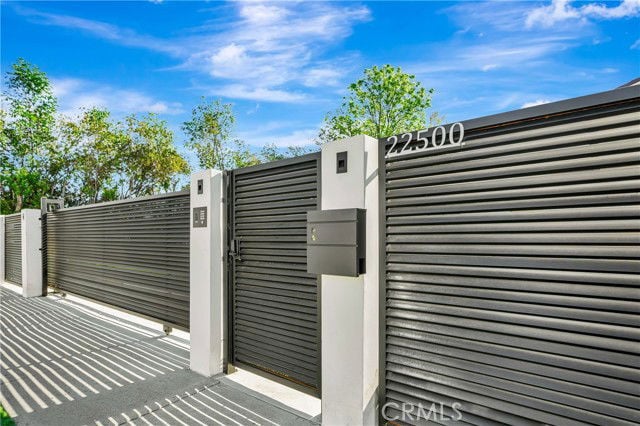 Photo - 22500 Baltar St