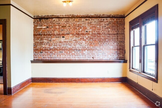 Building Photo - Spacious Vintage 1-Bed with Exposed Brick,... Unit 04 Rental