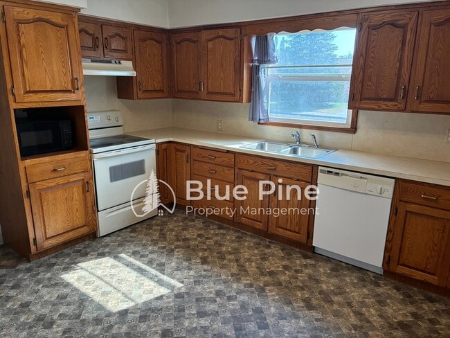Photo - 960 Homer Ave