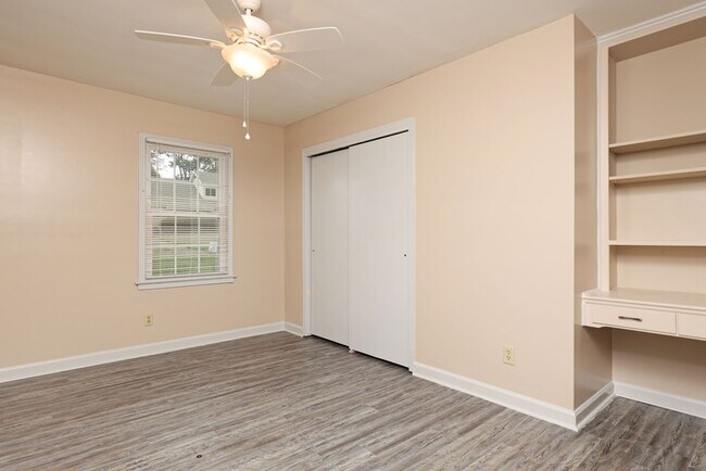 Photo - 5817 Carriage Brook Rd House