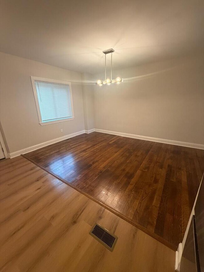 3 Bedrooms 21212 Housing Voucher Accepted