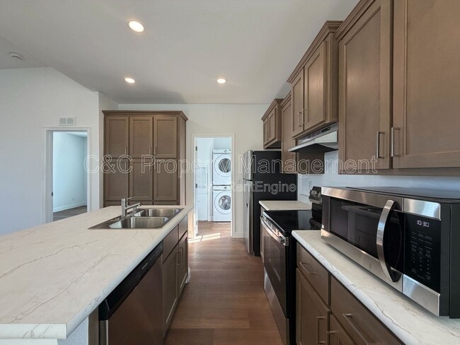 Photo - 759 W Chase Ave