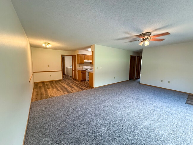 Photo - 345 Twin Oak Dr