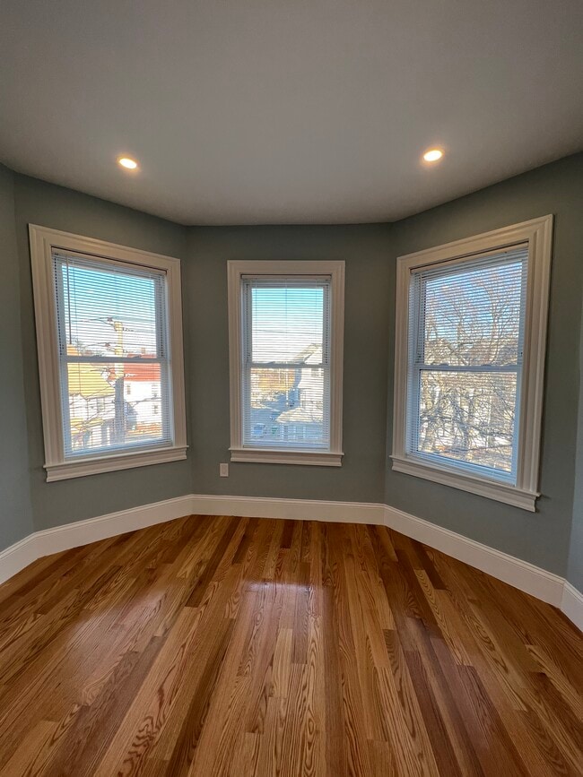 Photo - 75 Winchester St Unit 3