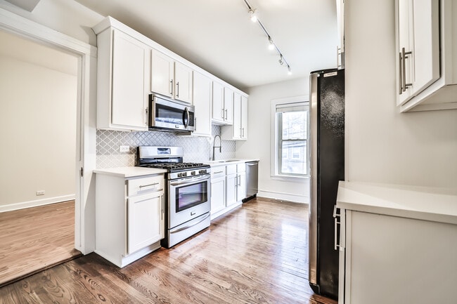 Photo - 734 W Waveland Ave Unit 1N