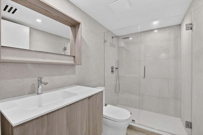 Photo - 7835 Lakeside Blvd