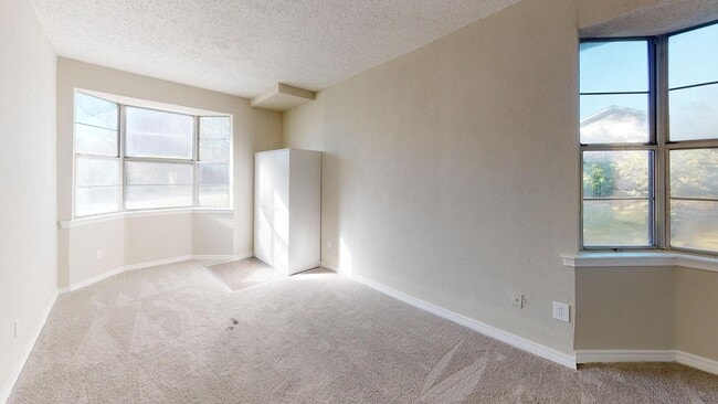 4106 Skyline Dr